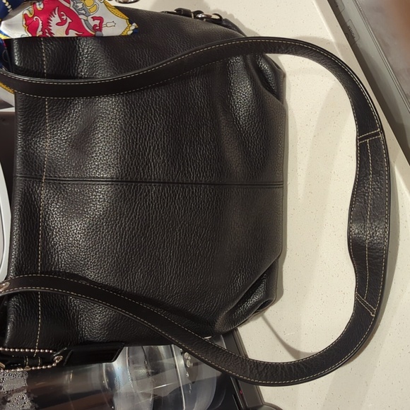 Elegant Black Leather Women's Bag - Picture 5 of 9